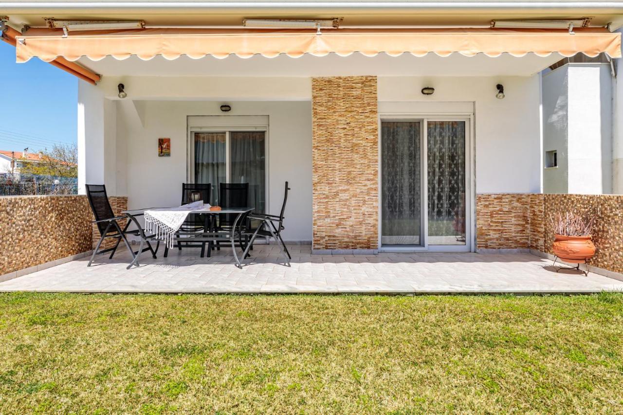 Apartment Next To The Sea Paralia Dionysiou Exterior foto