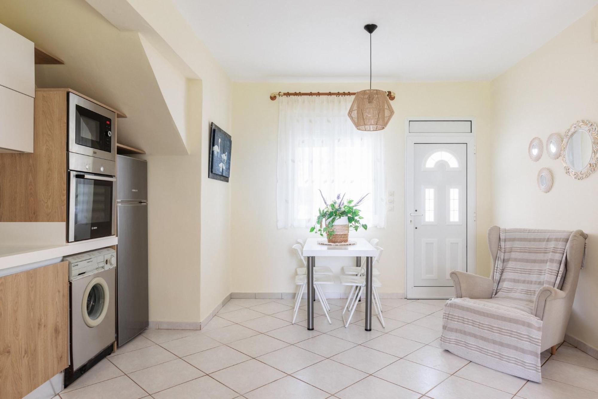 Apartment Next To The Sea Paralia Dionysiou Exterior foto